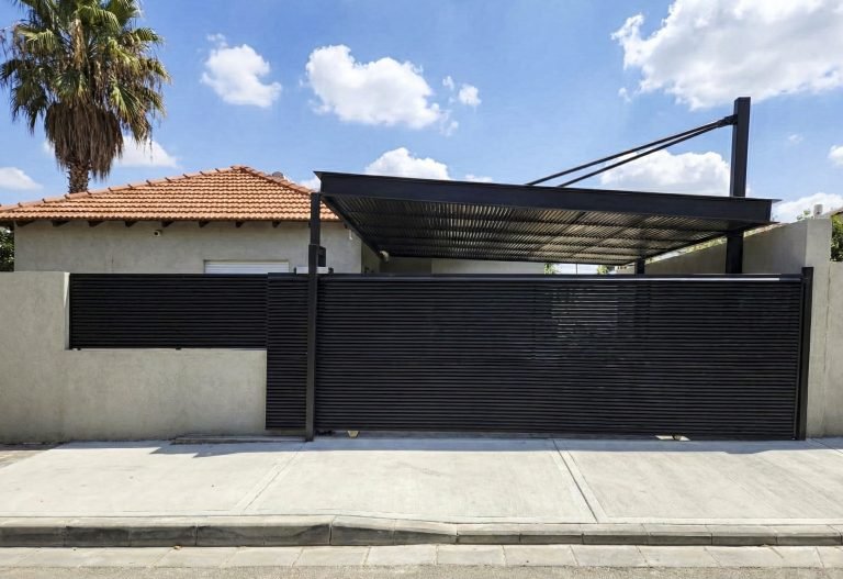 Curved Gate 1 1 Enhanced SR upscale 2x